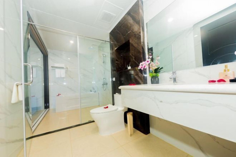Bathroom, Diamond Hotel VAN DON, Vân Đồn