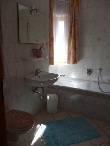 Bathroom 4, Haus St_ Michael_ Ferienwohnung 1_4, Miesbach