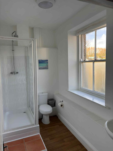 Bathroom, The Coldstreamer Inn, Cornwall