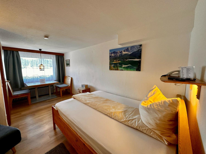 Bedroom 2, Hotel Fischerstuberl am See, Miesbach