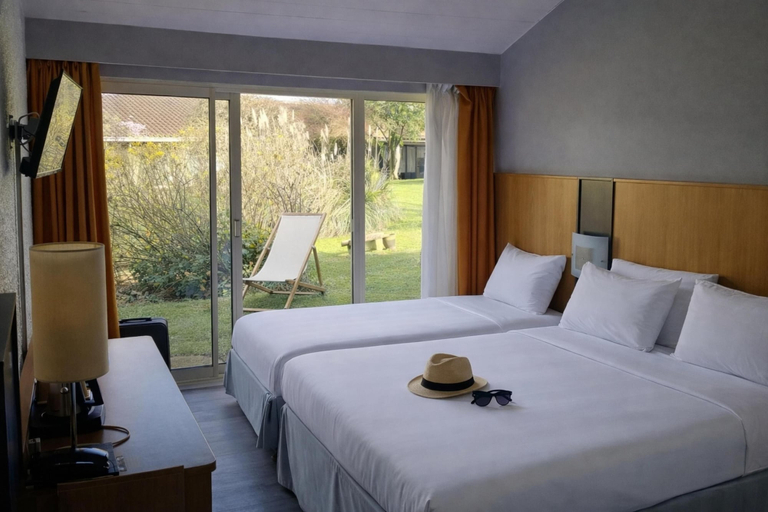 Bedroom 4, Kyriad Angoulême Nord Champniers - Hôtel & Résidence, Charente