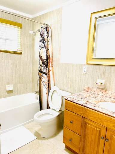 Bathroom 4, Dawson’s Hideaway