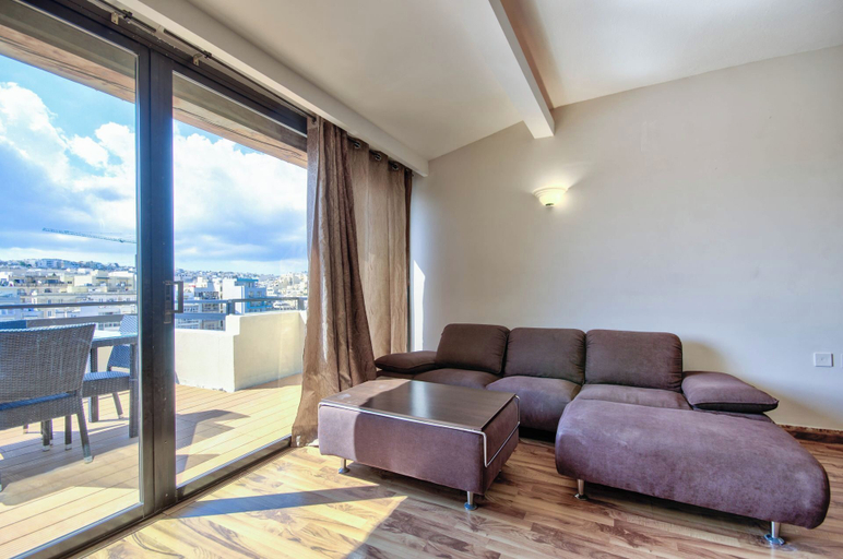 Living area 5, Fantastic Seafront Apartment With Sundeck Terrace, St Julian's