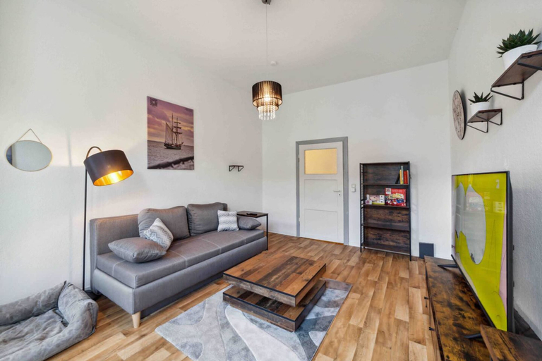 Room 5, Up to 4 People Center Water Netflix, Wilhelmshaven