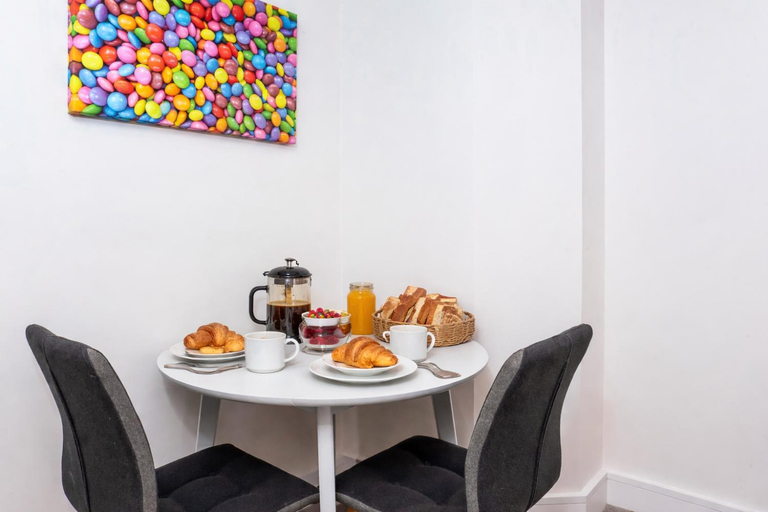 Food & Drinks, Cocoa Suites Luxury Apartments, York