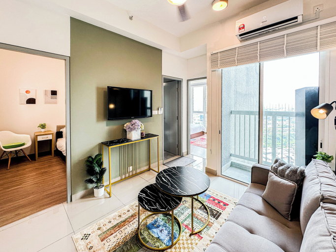 Living area 2, Glomac 121 Residences by Airhost, Petaling Jaya
