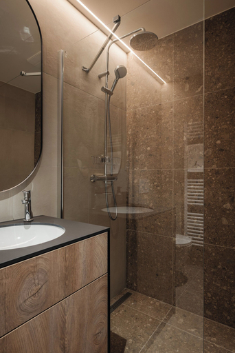 Bathroom 2, Avenue Apartments Vrchlického, Praha 5