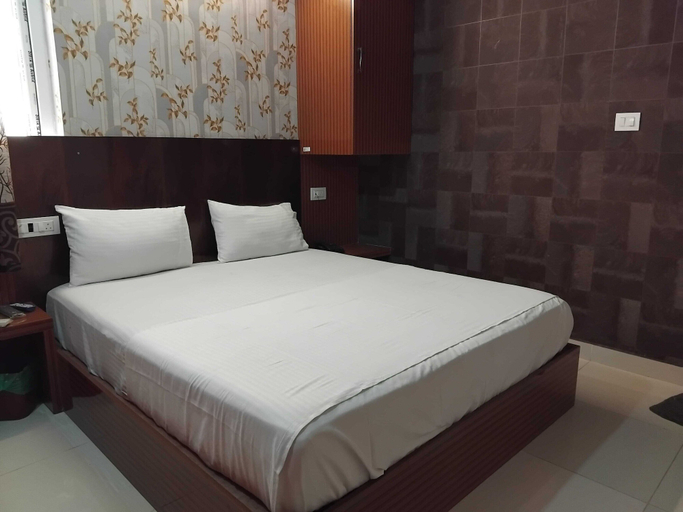 Room 4, Townhouse Jawaharlal Nehru Stadium, Chennai