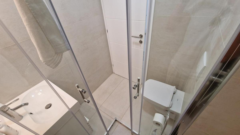 Bathroom 5, Villa Miri, Privlaka