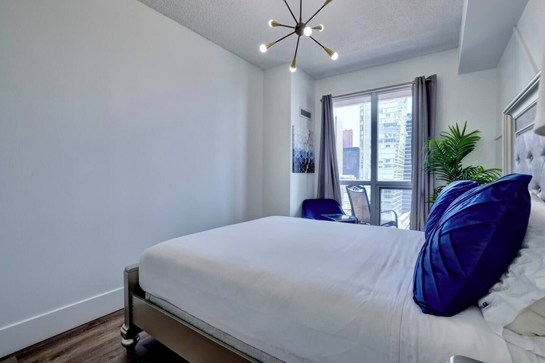 Room 5, Lake View Carlt, Toronto