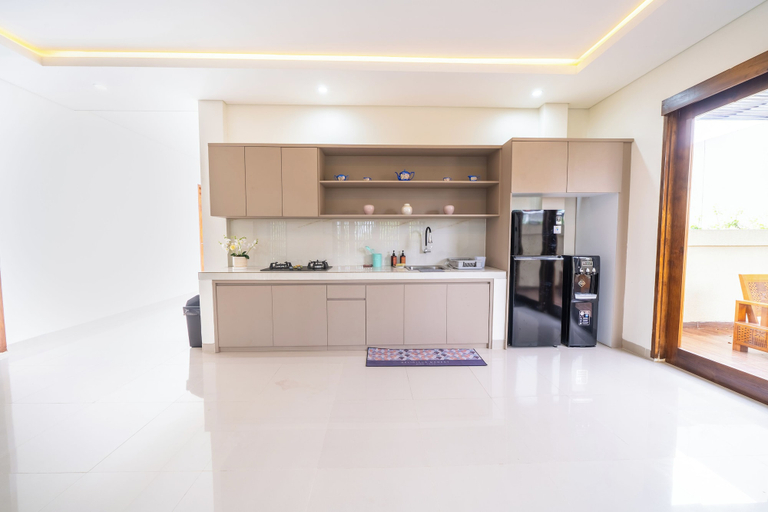 Shared kitchen 3, Dekade Living, Denpasar