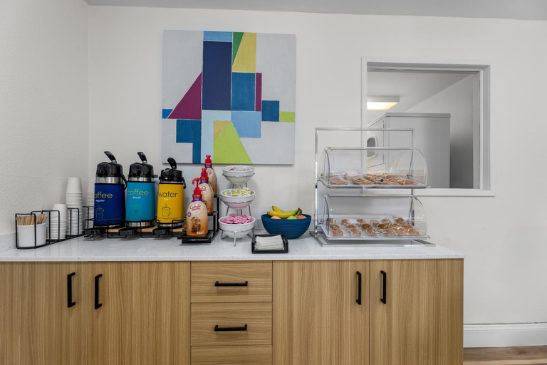 Food & Drinks 5, Motel 6 Winnemucca, NV, Humboldt