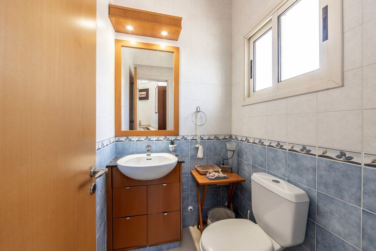 Bathroom 3, Chelidonia Larnaca Seafront Villa, Larnaca