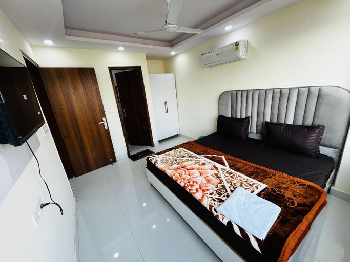 Room 2, Hotel Crystal Haven, Delhi