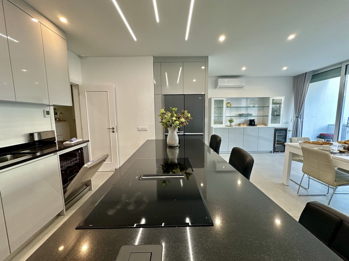 Private kitchen 4, Quarteira Deluxe With Pool by Homing, Loulé