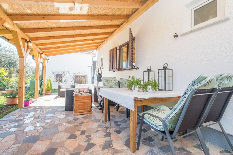 Others 5, Apartment Neva, Novigrad