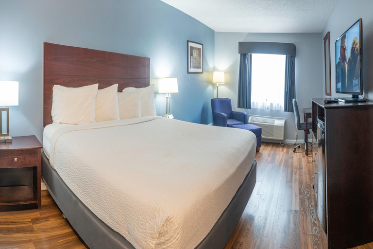 Bedroom 3, Baymont by Wyndham Delaware, Delaware