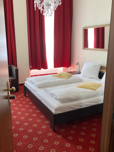 Bedroom, Hotel Bernkasteler Hof, Bernkastel-Wittlich