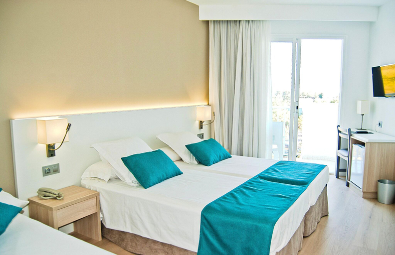 Bedroom 3, BQ Delfin Azul Hotel, Baleares