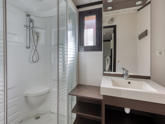 Bathroom 3, Vacancéole Sun Hols Les Cottages Varois, Var