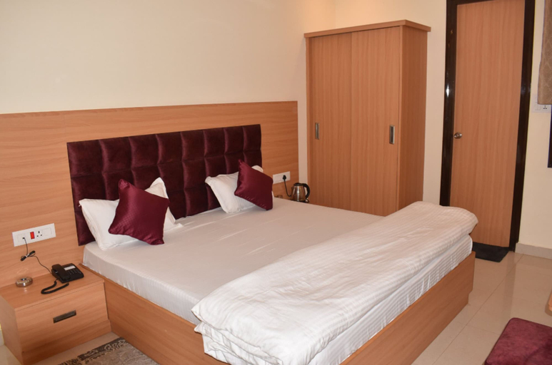 Room 4, Hotel Kailash Near Deoria Baraon Rd, Deoria