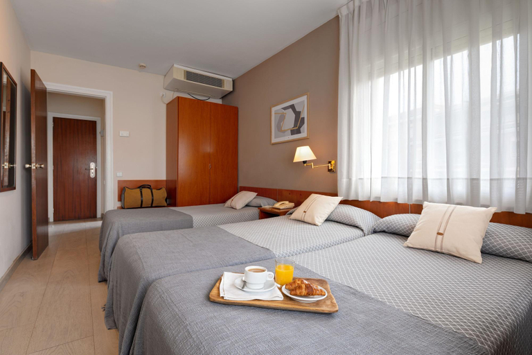 Bedroom 2, Bonanova Park, Barcelona