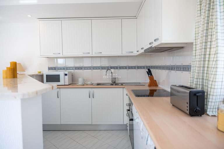 Private kitchen 3, Downtown Apartment - By D`alma Portu, Albufeira