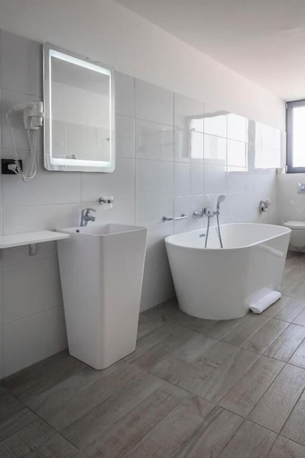 Bathroom 3, CHARM BOUTIQUE HOTEL, Satu Mare