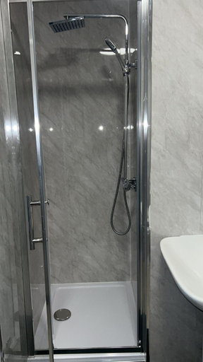 Bathroom 4, QueensBerry accommodation, Dumfries and Galloway