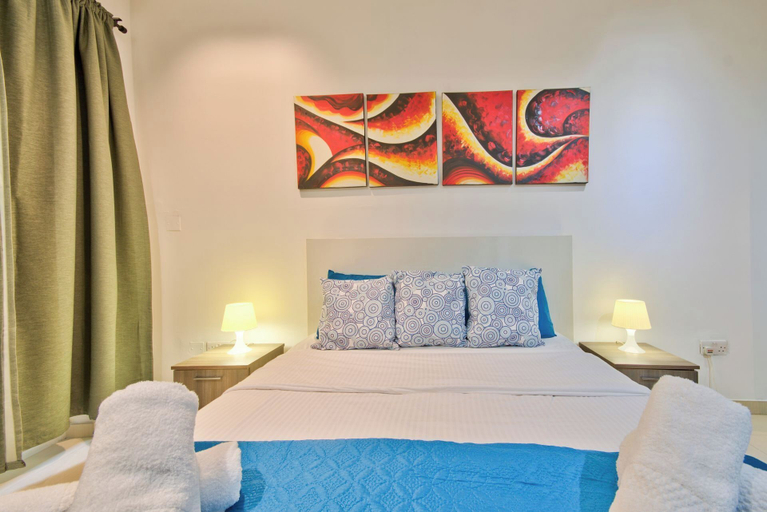 Room 3, St Julian's Coastline Apartment + Sea View Balcony, St Julian's
