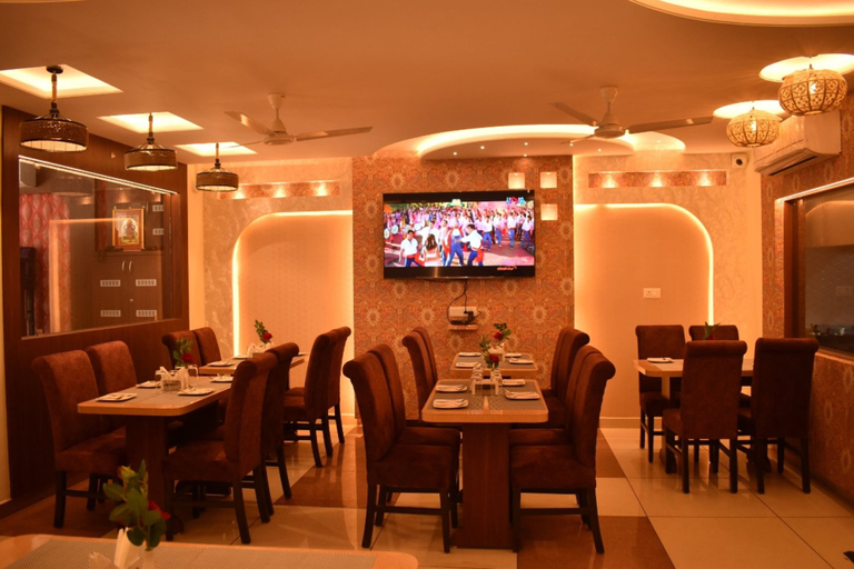 Dining, Hotel Kailash Near Deoria Baraon Rd, Deoria