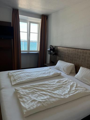 Bedroom 4, Hotel Restaurant Alte Post, Bodenseekreis