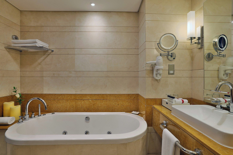 Bathroom 5, Grand Millennium Dubai, Dubai