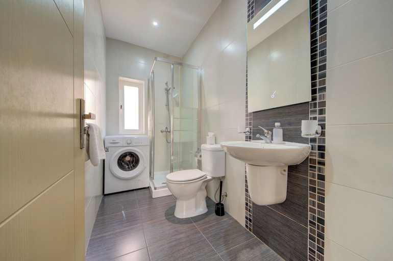 Bathroom 3, Off the Ferries, Sliema, 2-bedroom Apartment