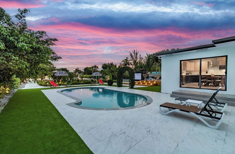 Primary image, The Glam Homes, Miami-Dade