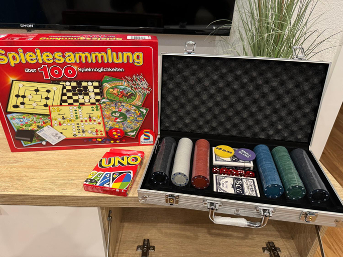 2, 1,5-Zimmer, Top ausgestattet, 4 Pers, Souterrain, Self Check-in, Parkplatz, Netflix & Amazon Prime, Rosenheim