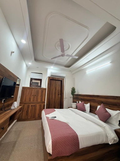 Room 5, Sky Hotel, Gurgaon