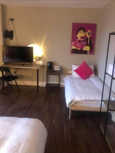 Room 4, Izzy hotel ltd, North Tyneside