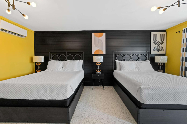 Room 4, The Pink Flamingo Boutique Motel, Gulf