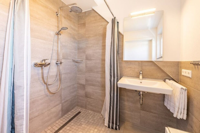 Bathroom 2, Ferienresidenz Hinterzarten FEWO H1, Breisgau-Hochschwarzwald