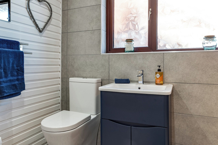 Bathroom 5, RS Belfast Lyndhurst, Belfast