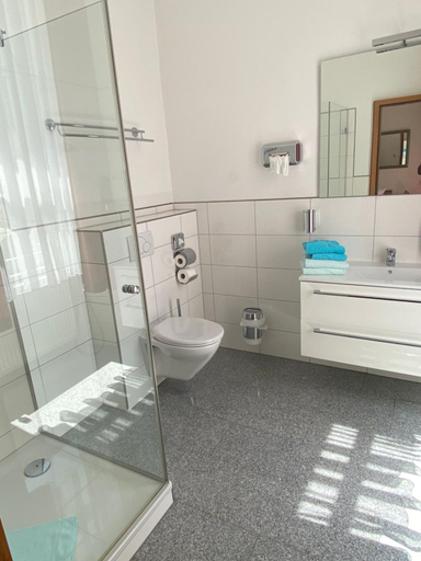 Bathroom, Hotel Bernkasteler Hof, Bernkastel-Wittlich