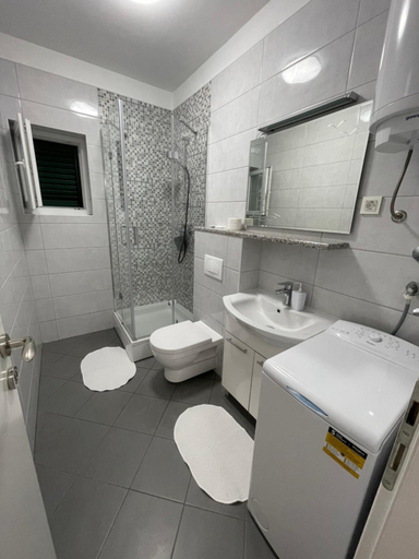 Bathroom, Apartments Dona, Cres