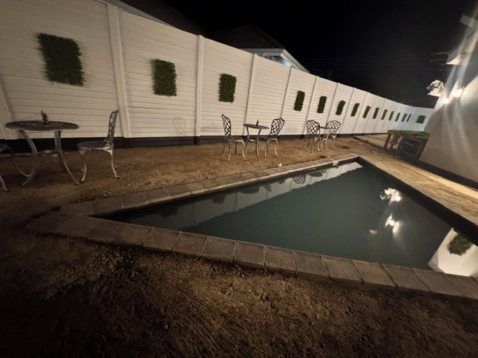 Pool, Liam Midlothian, Harare