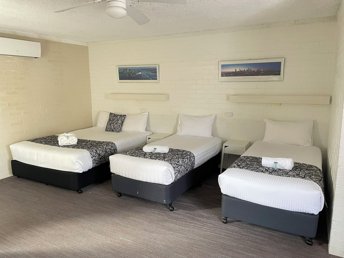Bedroom 3, Coastal Bay Motel Coffs Harbour, Coffs Harbour - Pt A