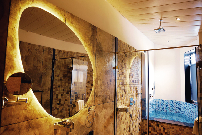 Bathroom 4, The Qualia Resort Club & Brewery, Udaipur