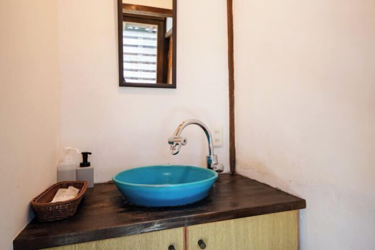 Bathroom 4, Ranjatai, Nara