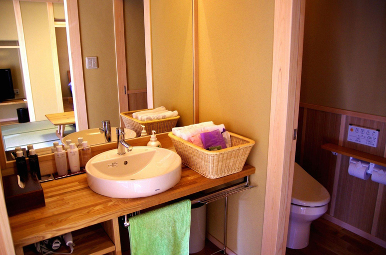 Bathroom, Gero Onsen Yukyunohana, Gero
