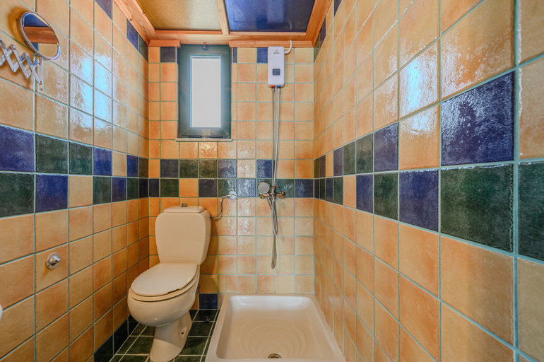 Bathroom 4, Gallery Apartment, Crete