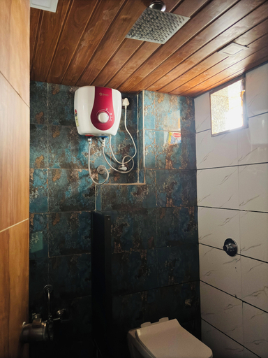 Bathroom 4, Hotel Keshav Inn, Ahmadabad